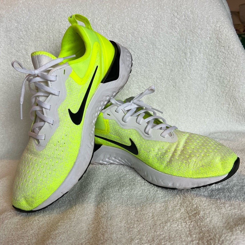 Nike Odyssey React